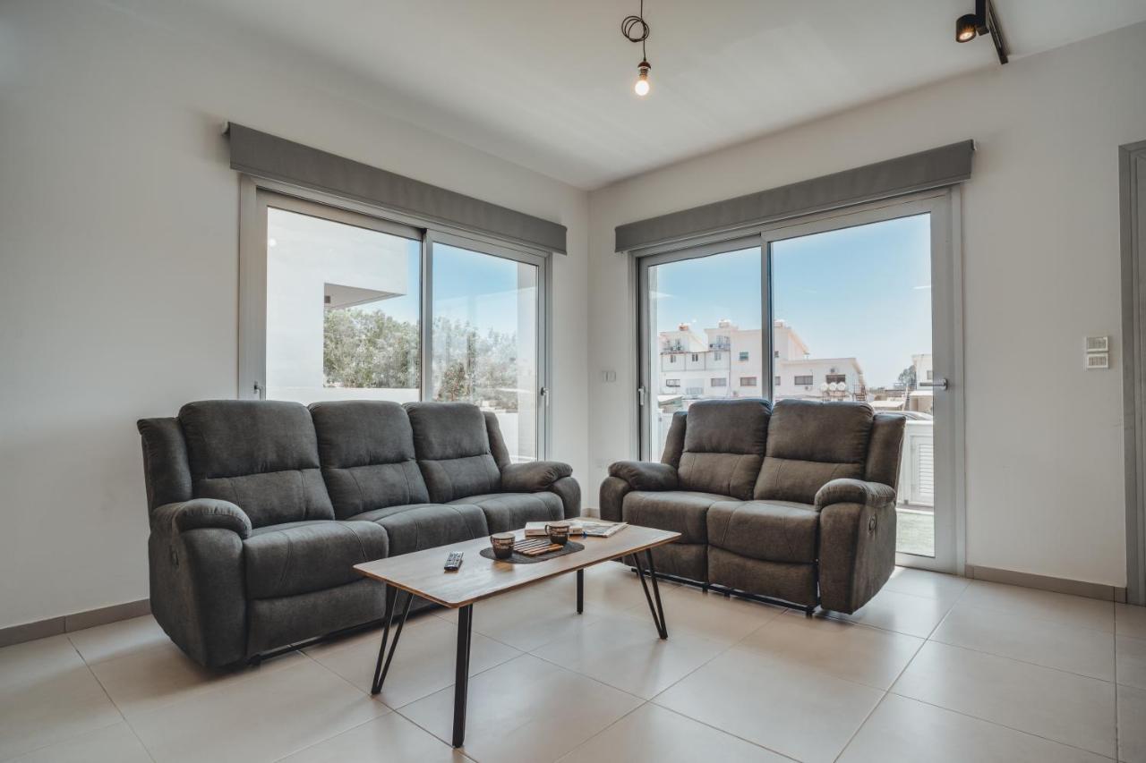 Willa In Style In Modern 3 Bedroom Near Nissi & Square *