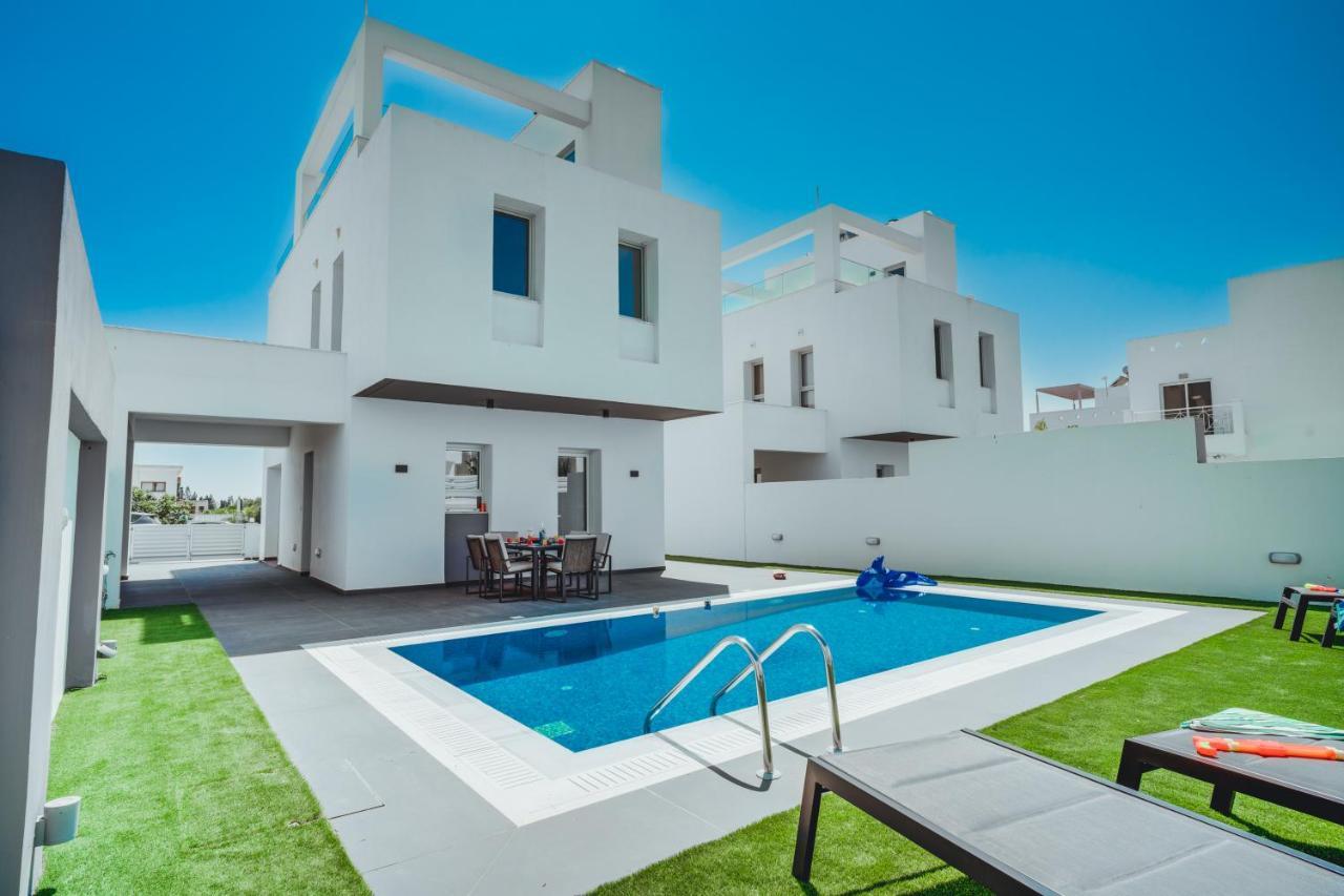 In Style In Modern 3 Bedroom Near Nissi & Square Willa *