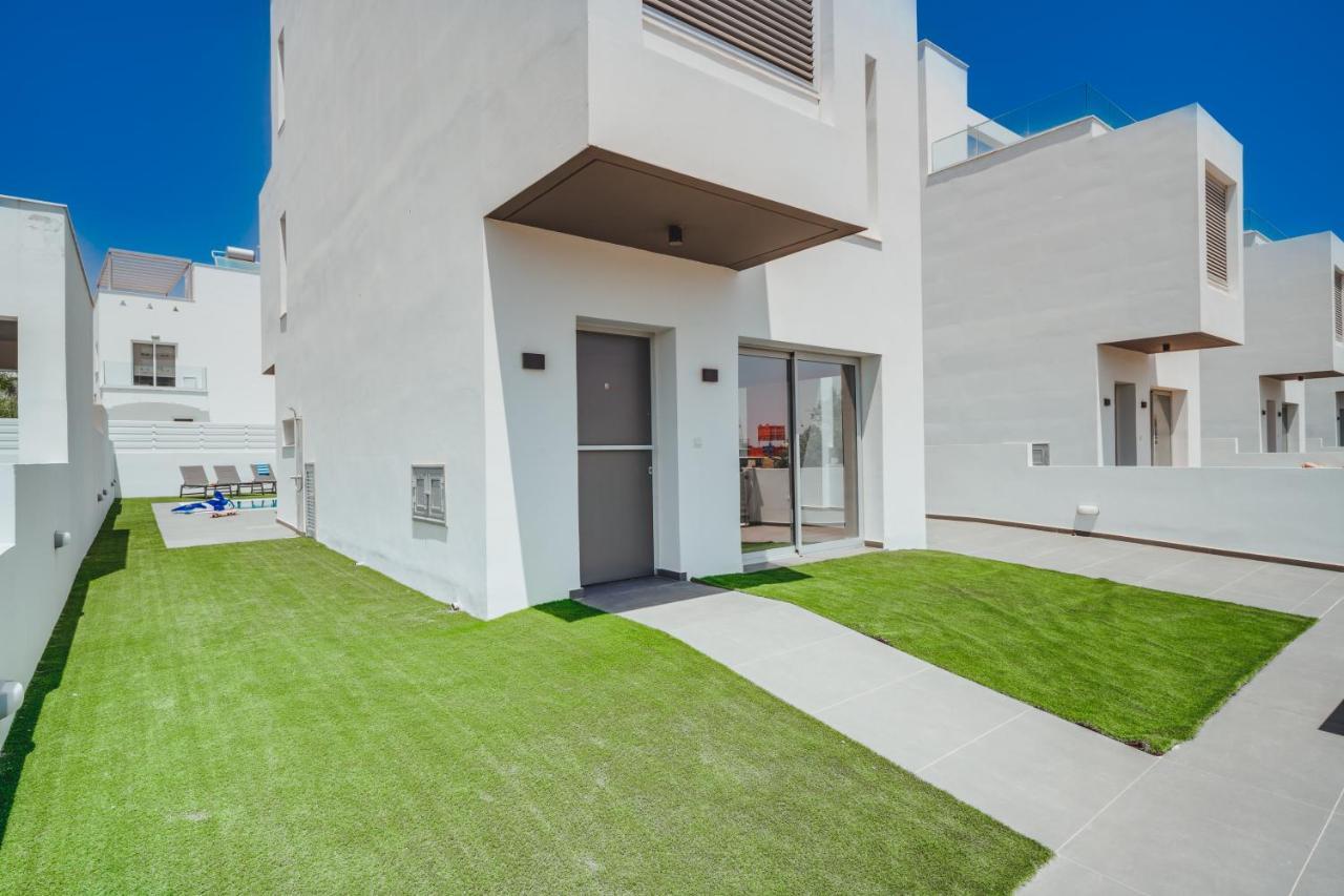 In Style In Modern 3 Bedroom Near Nissi & Square Willa *